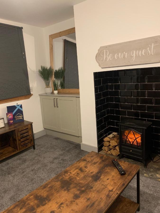 Cosy Cottage In Redcar - Workstays Uk Wilton  Extérieur photo